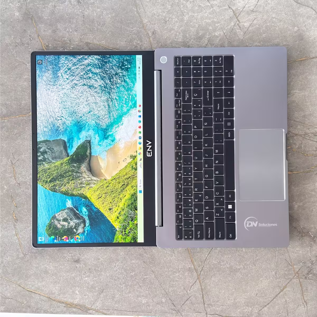 Laptop ENV 15 Ryzen 5 5625U | 8GB RAM 256GB SSD | Windows 11