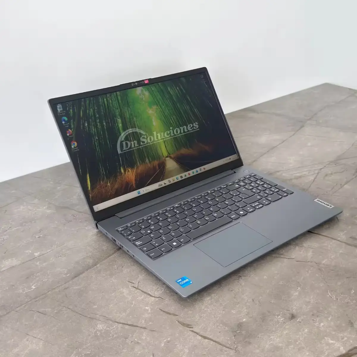 Laptop Lenovo Core i5-13420h 8GB RAM ddr5 SSD 512GB | RED | Ecuador Quito Tumbaco
