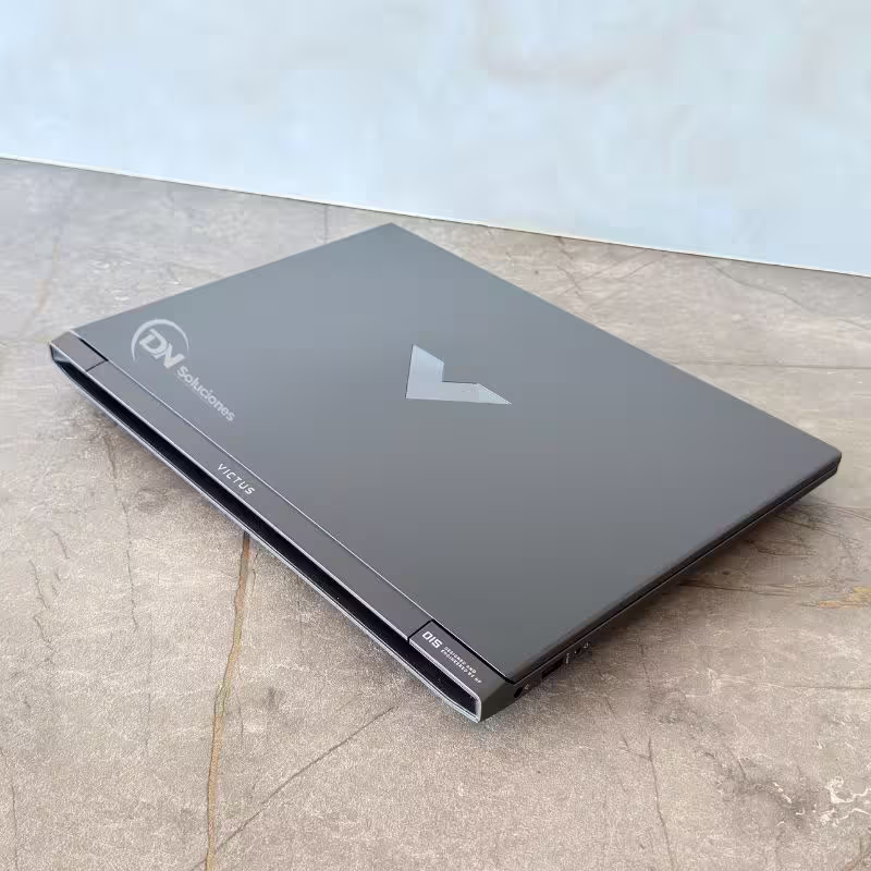 HP Victus Ryzen 7 7445HS RTX 3050 6GB | RAM Expandible a 32GB | SSD 512GB O 1TB