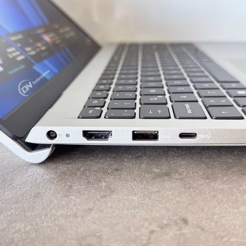 Laptop Dell Inspiron 3530 i5 13va SSD 512 Gb Ecuador