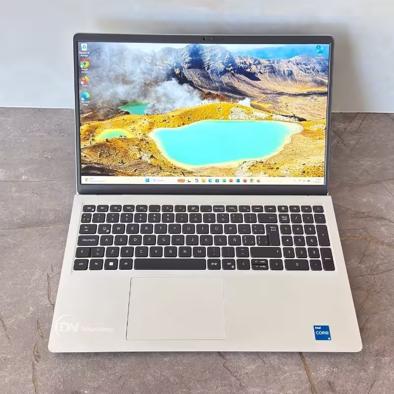 Laptop Dell Inspiron 3530 i5 13va SSD 512 Gb Ecuador
