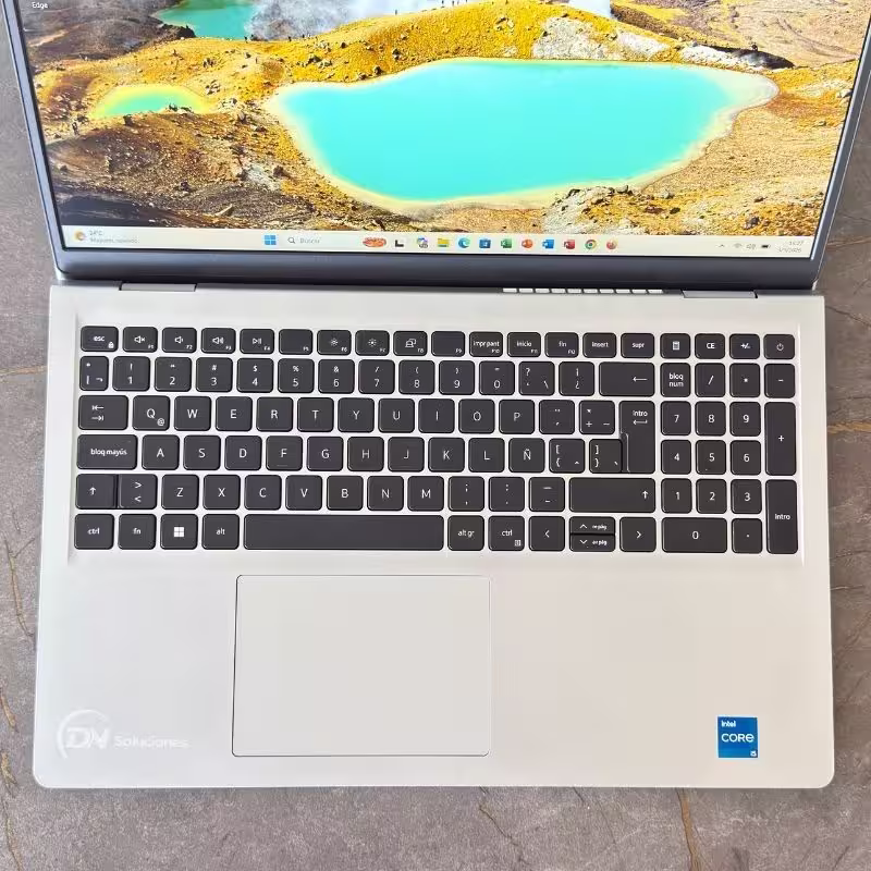 Laptop Dell Inspiron 3530 i5 13va SSD 512 Gb Ecuador