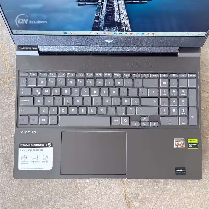 HP Victus Ryzen 7 7445HS RTX 3050 6GB | RAM Expandible a 32GB | SSD 512GB O 1TB